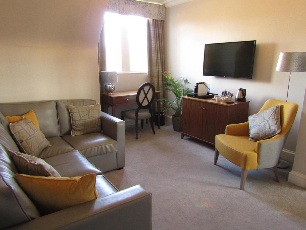 The Craigie Hotel Penicuik Bagian luar foto